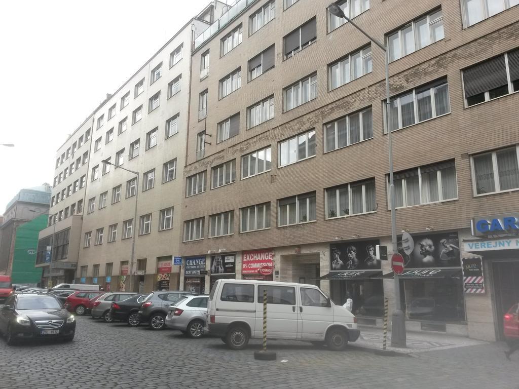 Opletalova 9